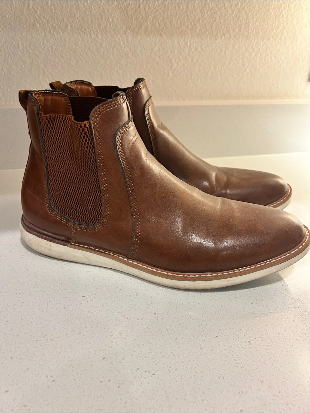 Steve Madden Men's Tan Leather Chukka Boots with White Sole